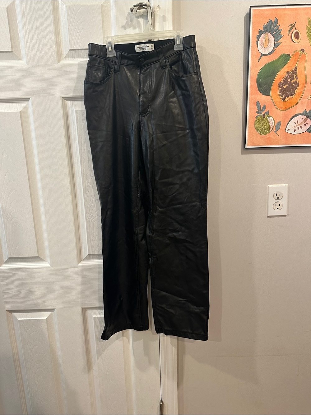 Abercrombie & Fitch Black Faux Leather Curve Love The 90s Relaxed Jean High Rise